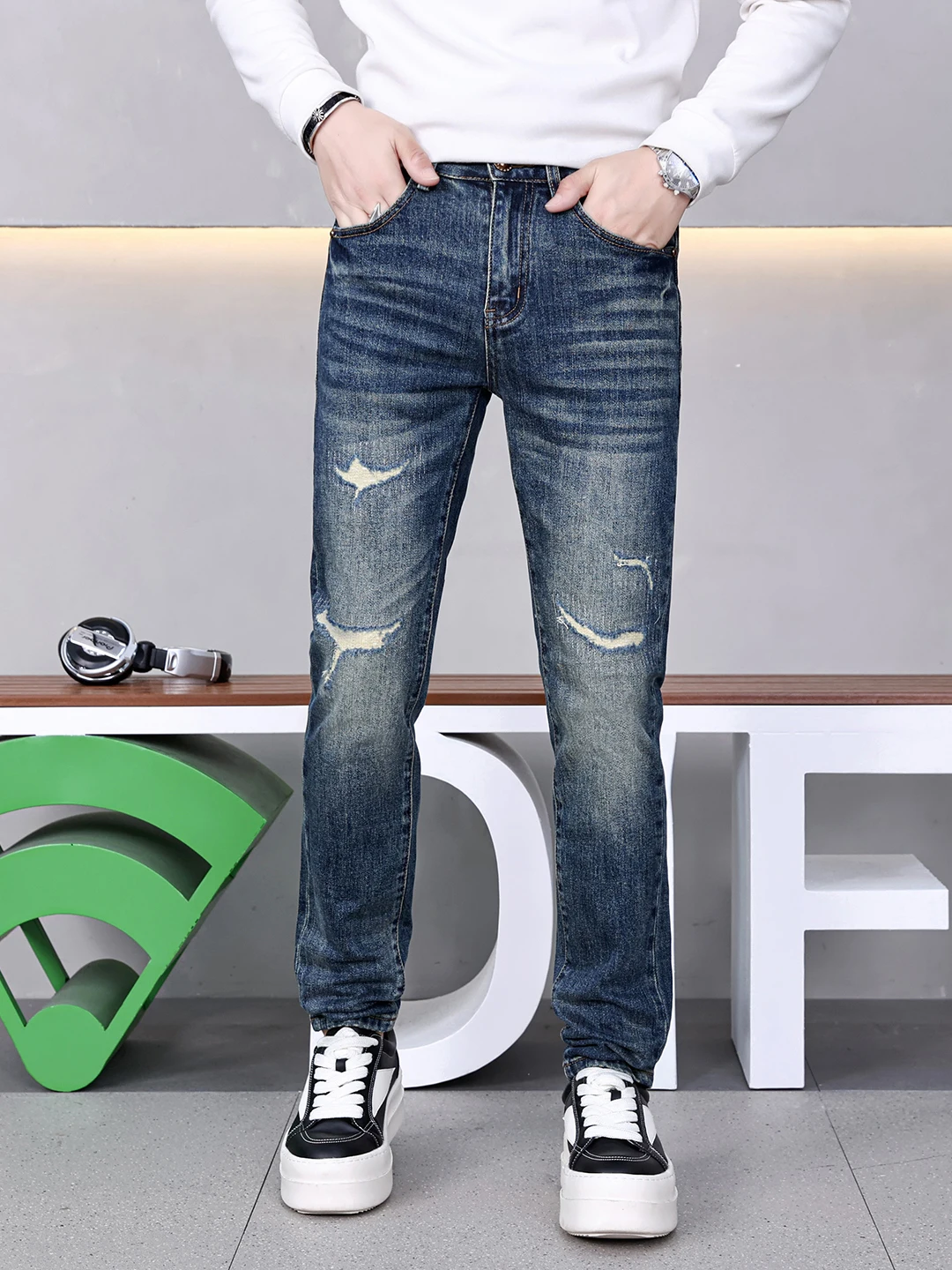 

Мужские джинсы премиум-класса в винтажном стиле, рваные, прямого кроя, зауженные, из эластичного хлопкового денима, для весны и осени, модные повседневные брюки