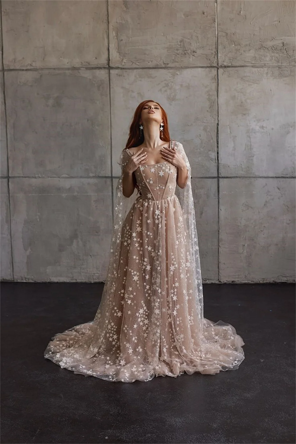 Sansa Mysterious Cape Sleeve فساتين السهرة Princess Prom Dress Star A-line فساتين سهره فاخره Champagne Sweep Vestidos De Noche