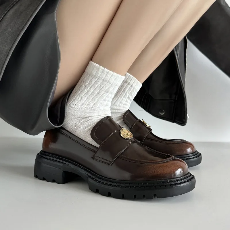 

2026 New Womens Shoes Fashion Classic Britain Loafers for Woman Luxury Genuine Leather Casual Shoes Designer Shoes Zapatos Mujer