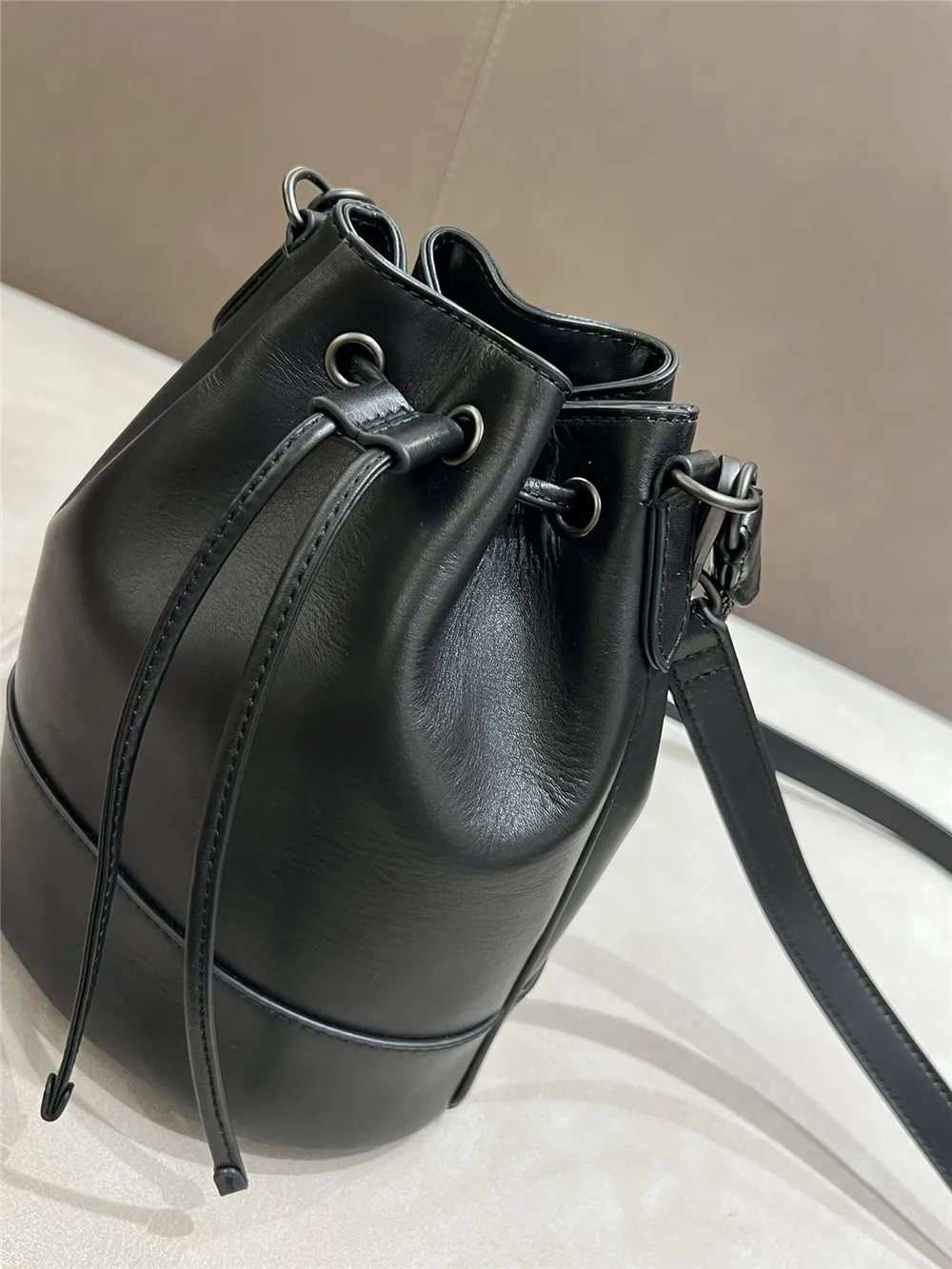 High Quality Women's Shoulder Bag Bead Chain Cowhide Crossbody Hand-Held Bucket Bags Fashion Versatile