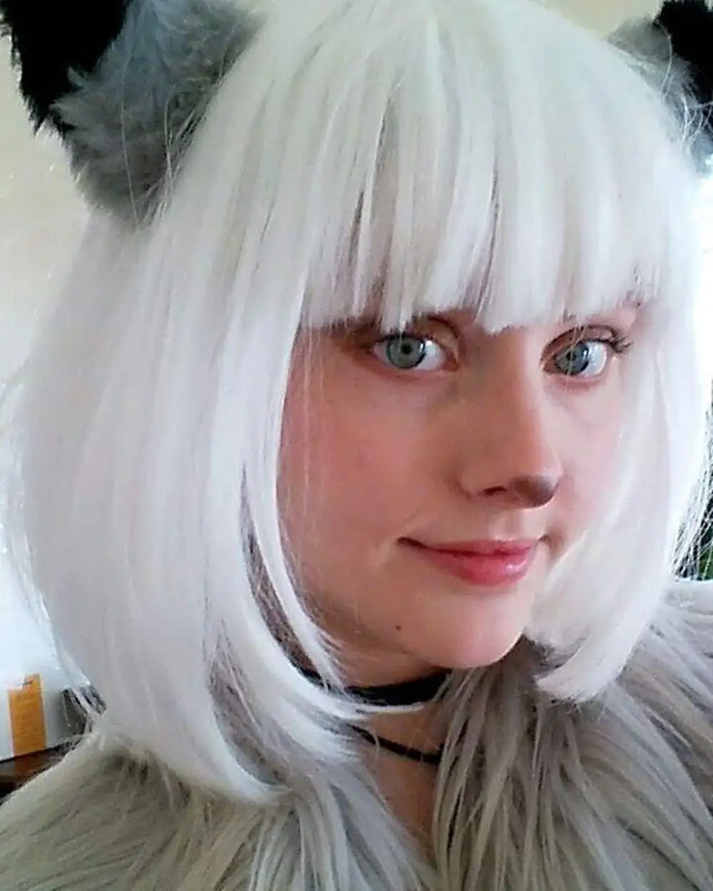 White Wigs for Women Short White Bob Hair Wig with Bangs Natural Synthetic Soft Wig Cute Colored Wigs for Daily Party Hallo