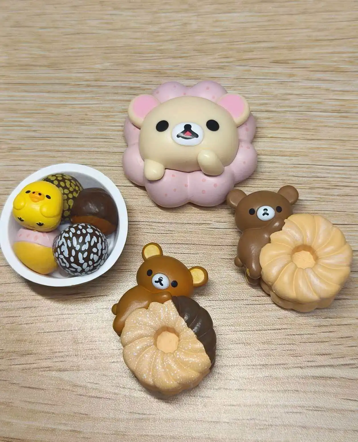 Neue Produkte auf Lager: Easy Bear Donut Serie Blind Box Figuren – Süße Desktop-Ornamente, Überraschungsgeschenke für Fans zu Feiertagen