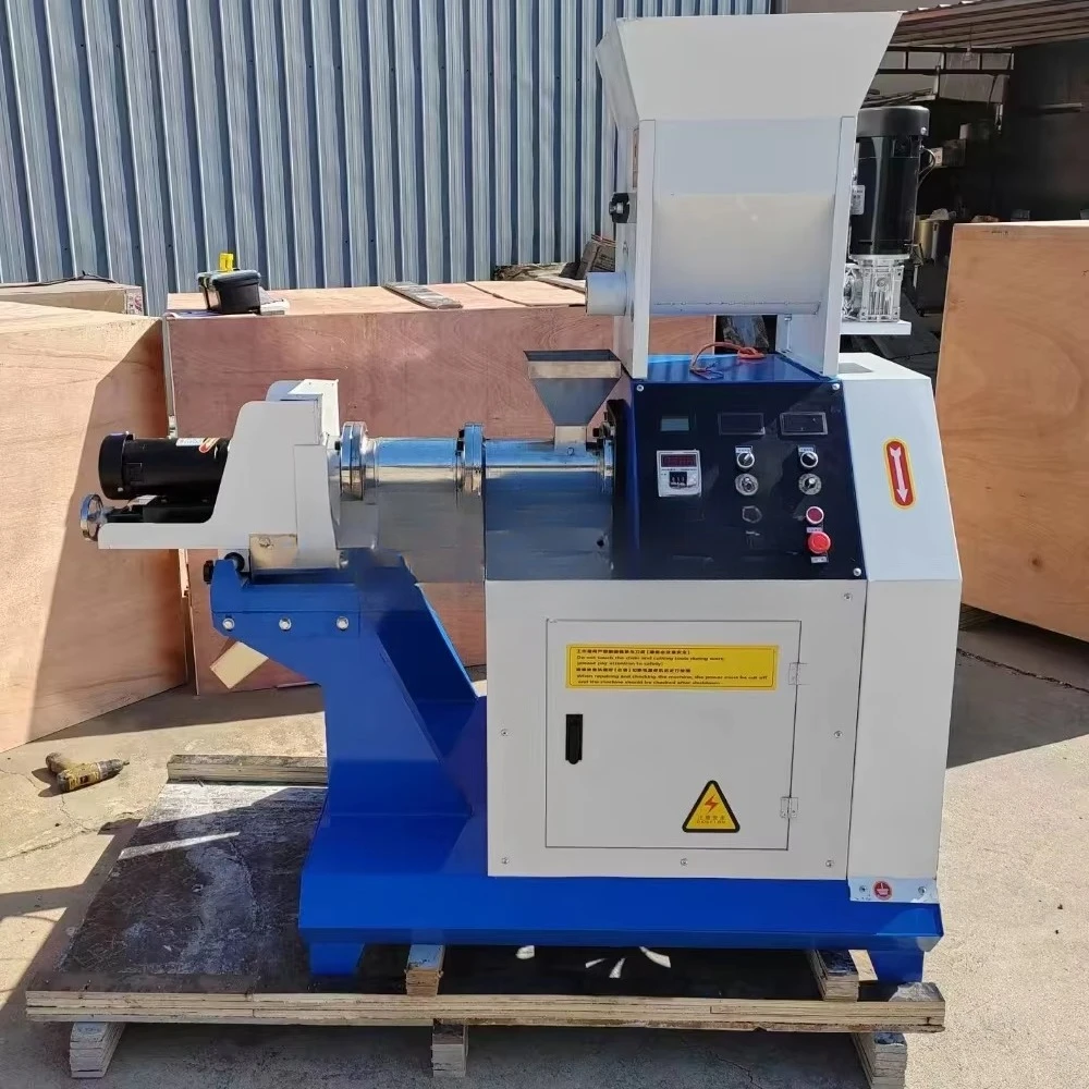 آلات تجهيز أغذية الحيوانات الأليفة الصناعية عالية الجودة آلات تغذية منتفخة للكلاب والقطط الأليفة للبيع