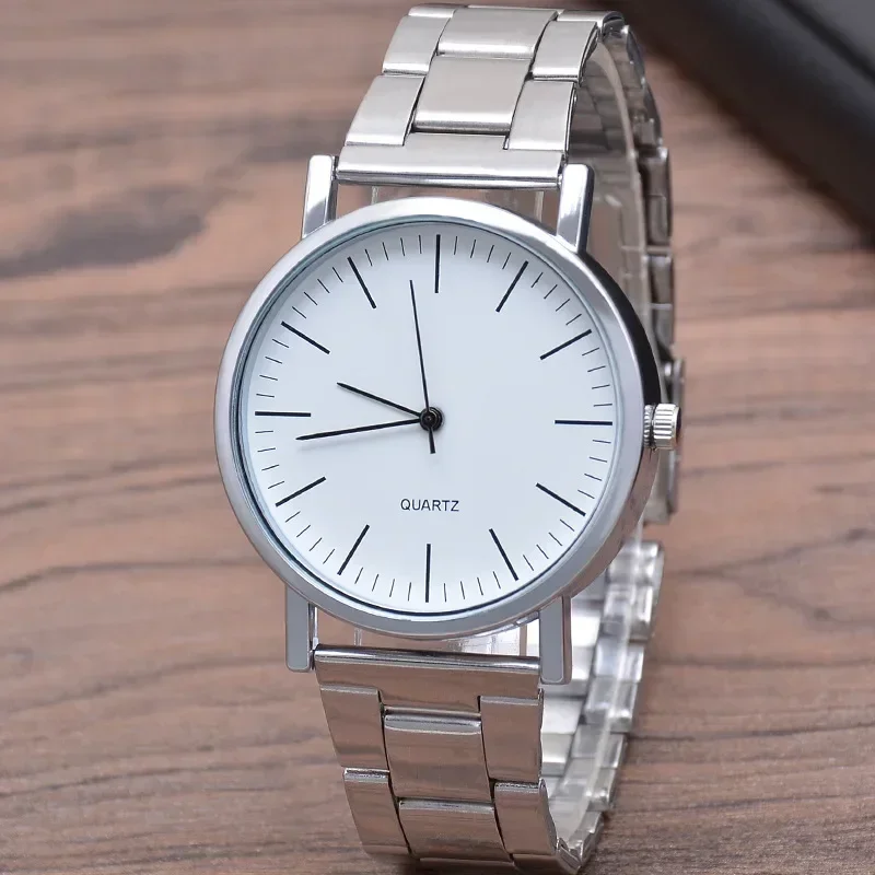 Reloj analógico de cuarzo con tres ojos falsos para hombre, cronógrafo de acero inoxidable, estilo informal, para negocios