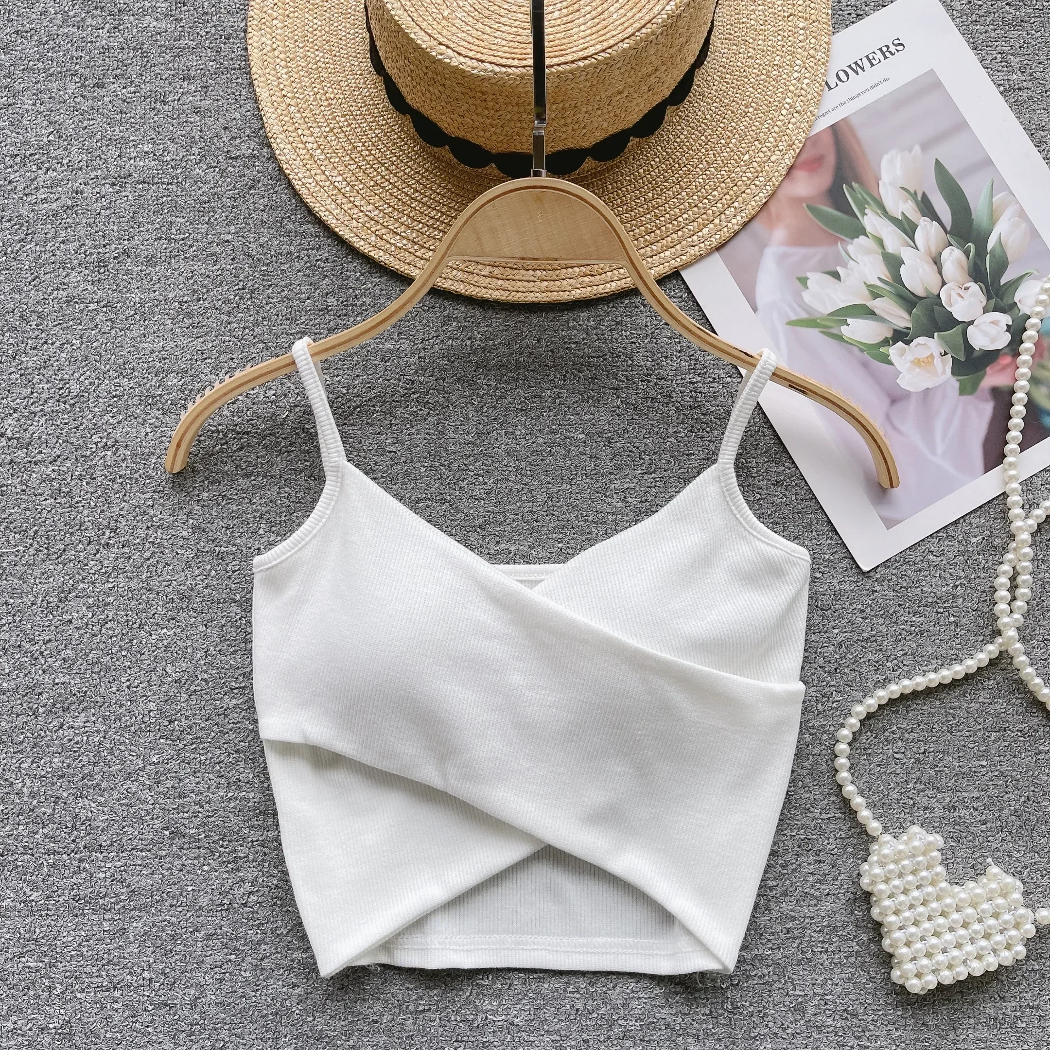 レディースカジュアルスポーツキャミソール、エレガントなレディースシックなスリムタンクトップ、単色ストラップデザイン、y2kファッション、2024