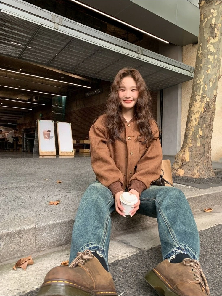 

​ Шикарная бейсбольная куртка в стиле ретро с подкладкой из овчины Компактный размер для женской городской уличной одежды ​