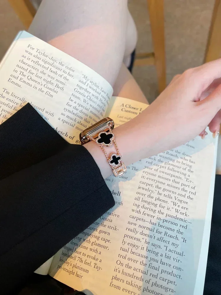 حزام معدني + حافظة لساعة أبل Ultra2 49 مللي متر 46 44 45 42 40 38 سلسلة 10 9 8 7 SE 6 سوار الماس النسائي أربع أوراق البرسيم