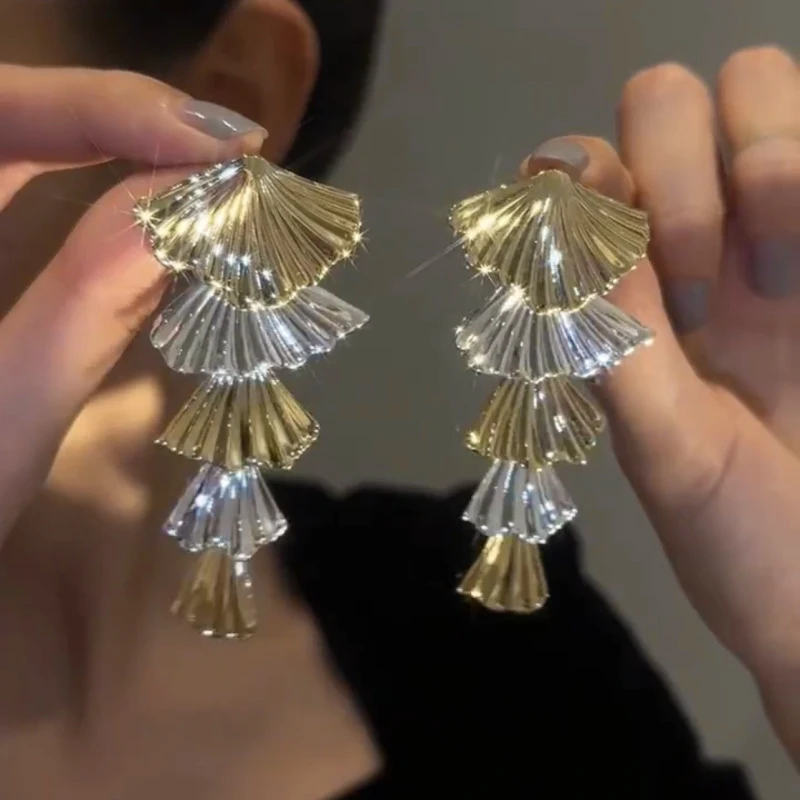

Metal Fan-shaped Ginkgo Leaves Long Tassel Pendant Stud Earrings for Women New Fashion Personality Cool Girl Party Jewelry Gift