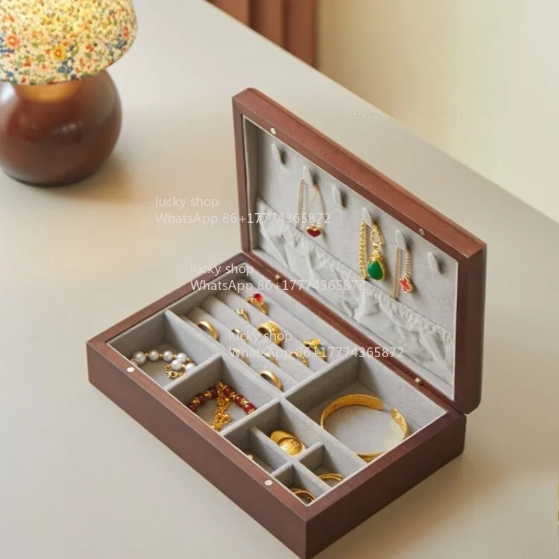 

2026 Новая шкатулка для драгоценностей из цельного дерева, золото, ожерелье, серьги-гвоздики, шкатулка для хранения ювелирных изделий высокого класса и изысканная