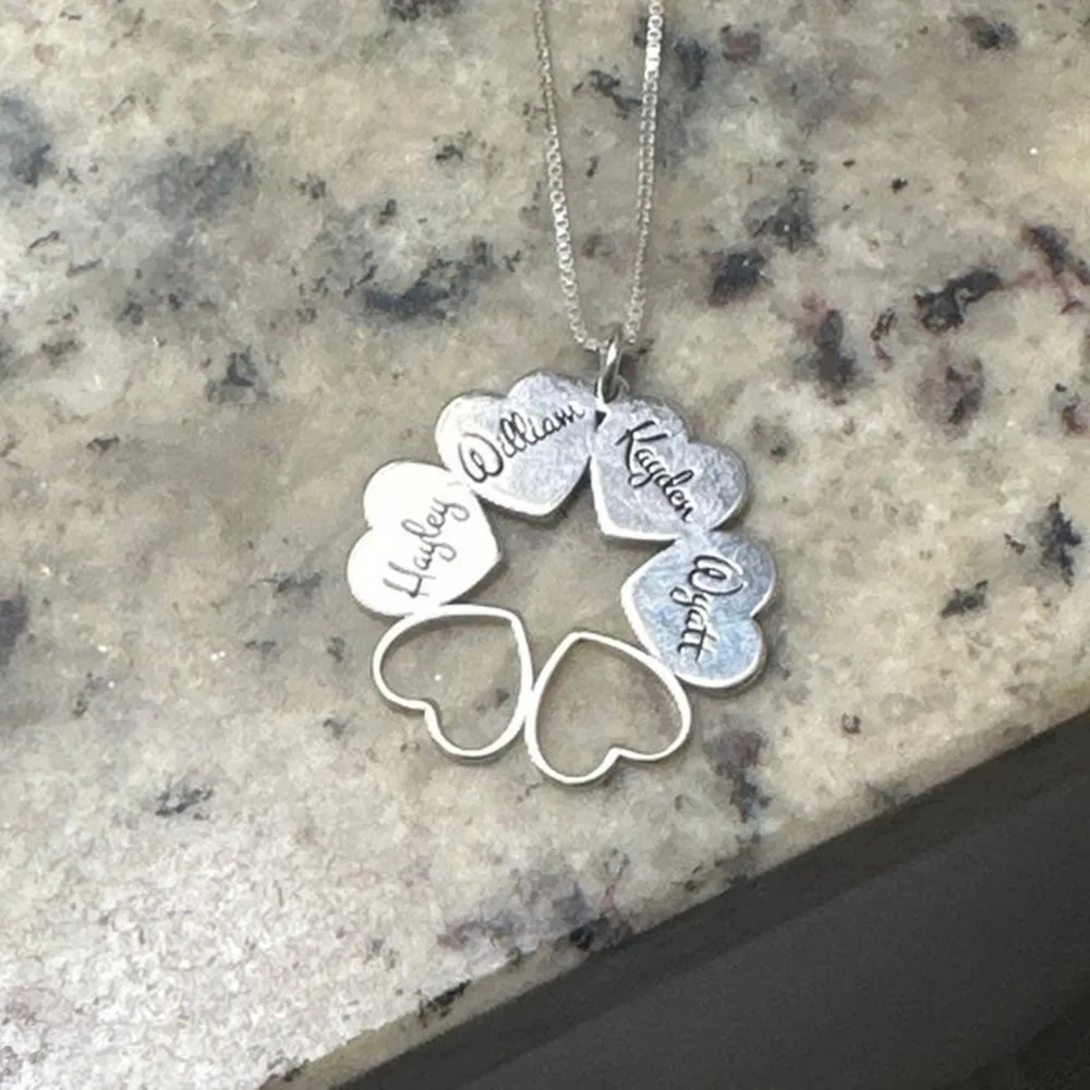 

Custom Hearts Clover Necklace Stainless Steel Personalized Engraved Multiple Name Family Necklaces Mothers Day Gift