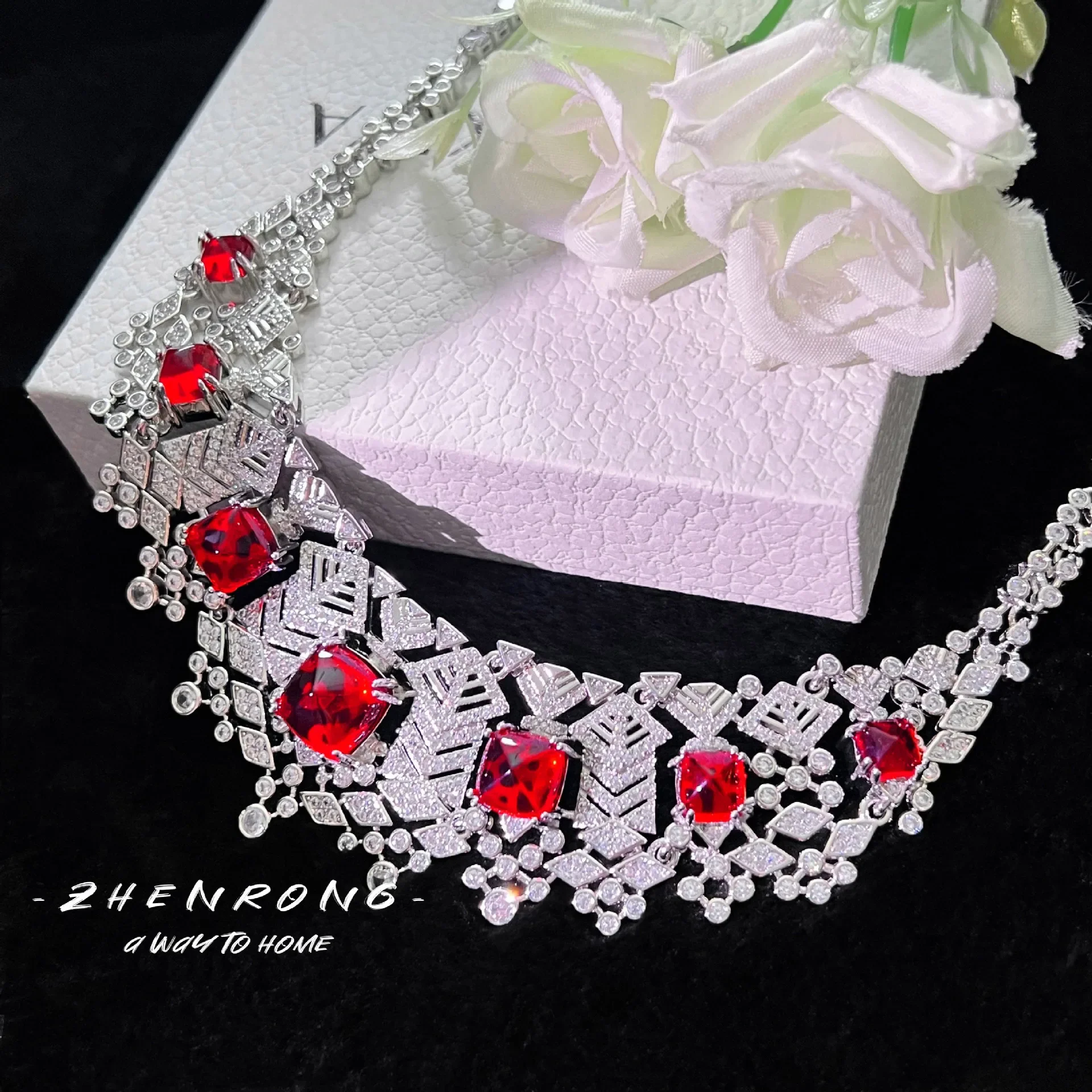 S925 Sterling Silber Halskette Ohrstecker Set Taubenblutrot Zuckerturm Voll mit Diamanten Schmuck Accessoires für Frauen – Detail 2