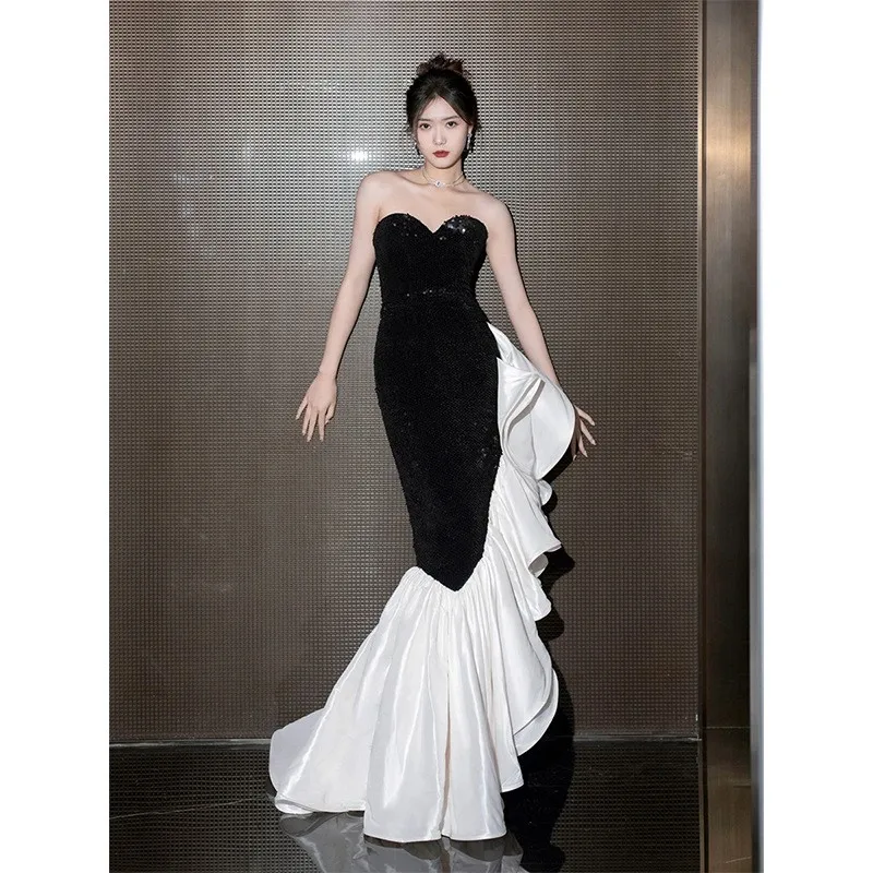

Black and white contrasting fishtail toasting strapless party performance dress