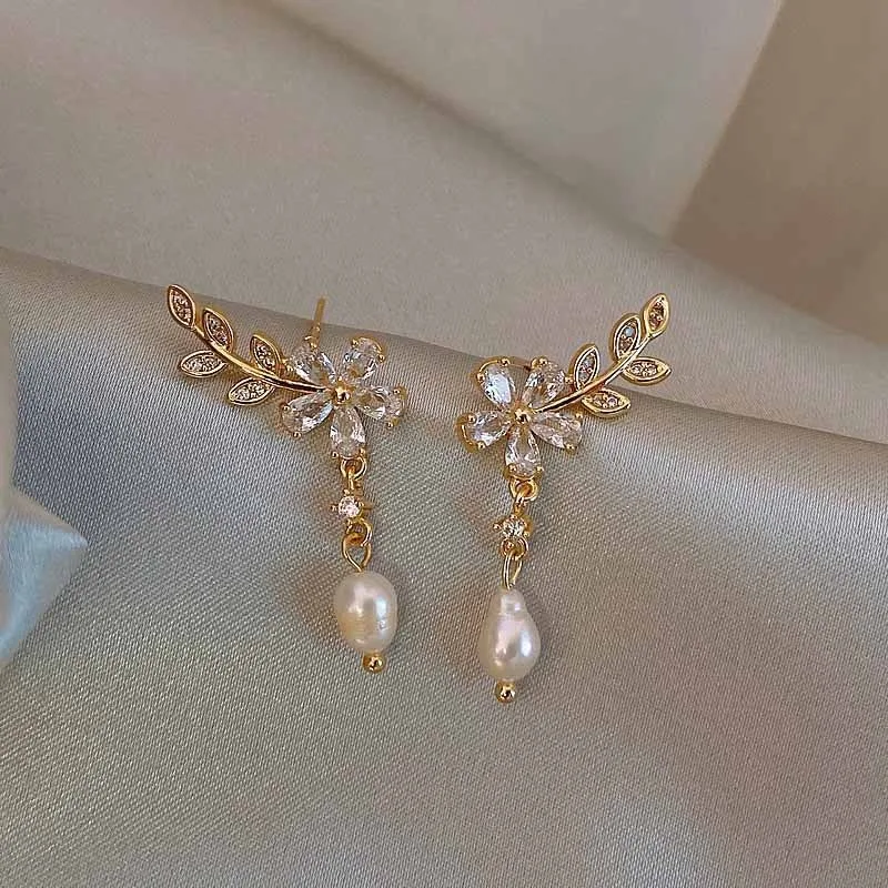 Exquisite Blätter-Kristallblumen-Ohrstecker für Damen, AAA-Zirkon, Rosen-Schmetterling-Quasten-Ohrringe, Brautschmuck für Hochzeit und Party – Detail 2
