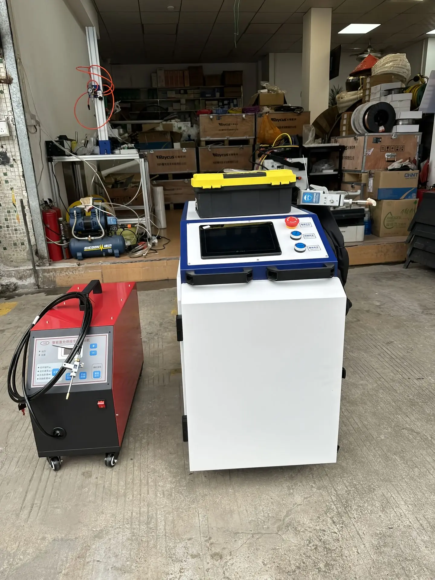 Water Cooling Laser Source Optional 4 in 1 Handheld Automatic Wire Feeding Fiber Laser Welding Machine for Metal Weld