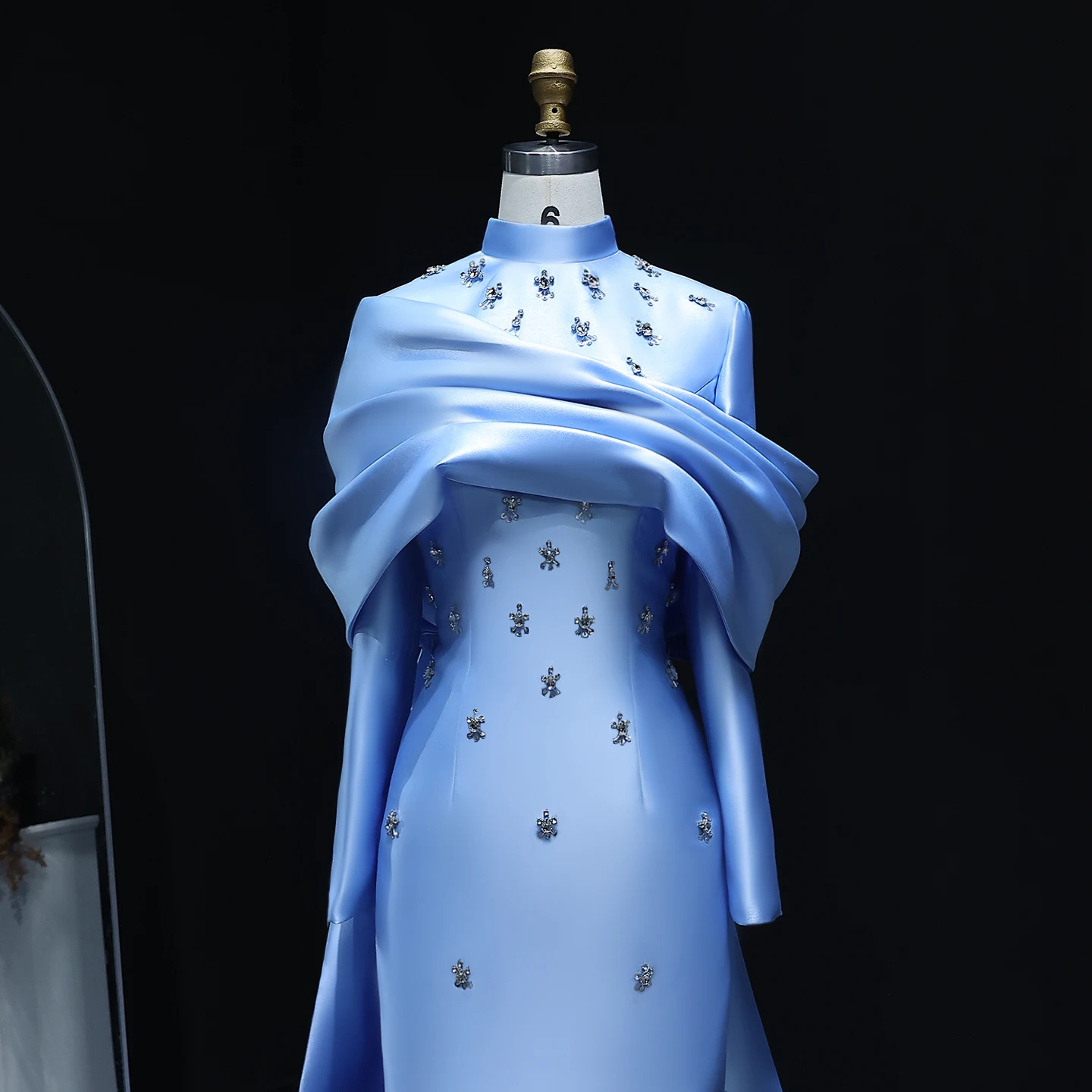 샤론은 웨딩 파티 SS271 맞춤형 오버 스커트 크리스탈 아랍어와 우아한 하이 넥 긴 소매 이슬람 이브닝 드레스를 말했습니다.