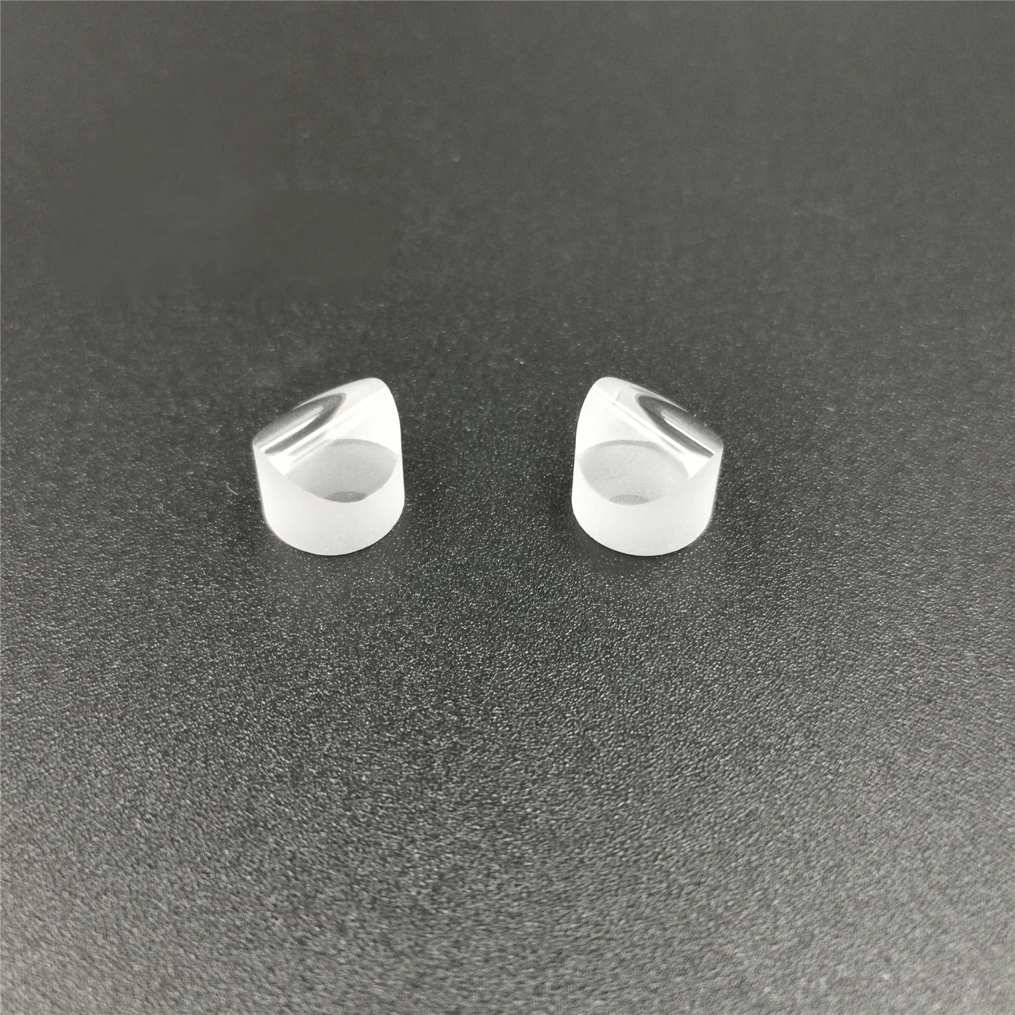 

Powell Prism Diameter 6Mm Incident Spot 1Mm Divergence Angle 5Du