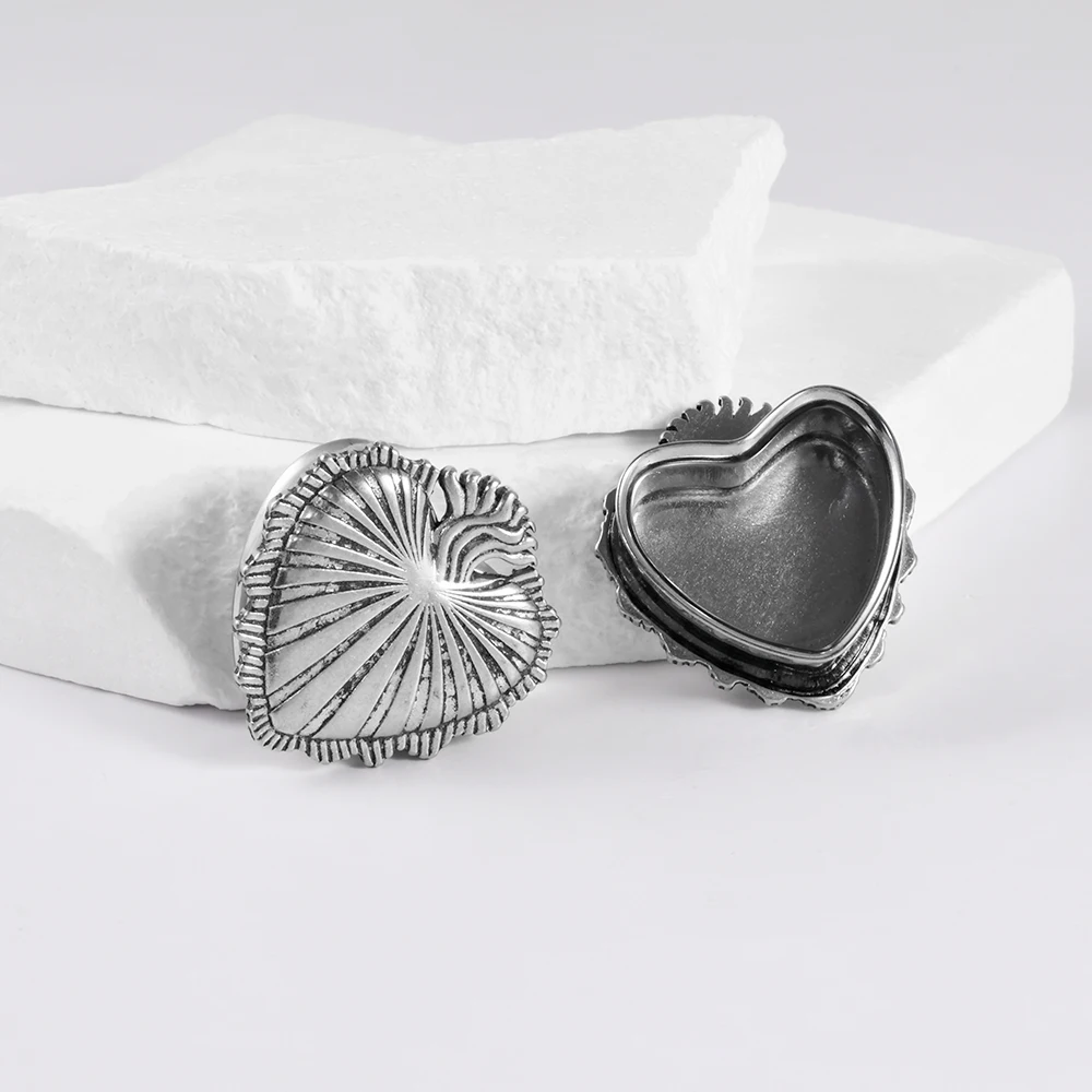 1/2PCS Prick Stainless Steel Heart Ear Plugs Tunnel Gauge Stretching Expander 8-25MM Body Piercing Jewelry
