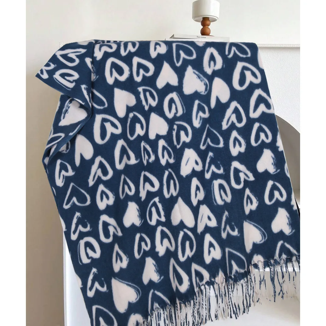 Bufanda acrílica en forma de corazón para mujer con textura tipo cachemira, elegante y versátil para otoño/invierno, también se puede usar como chal.