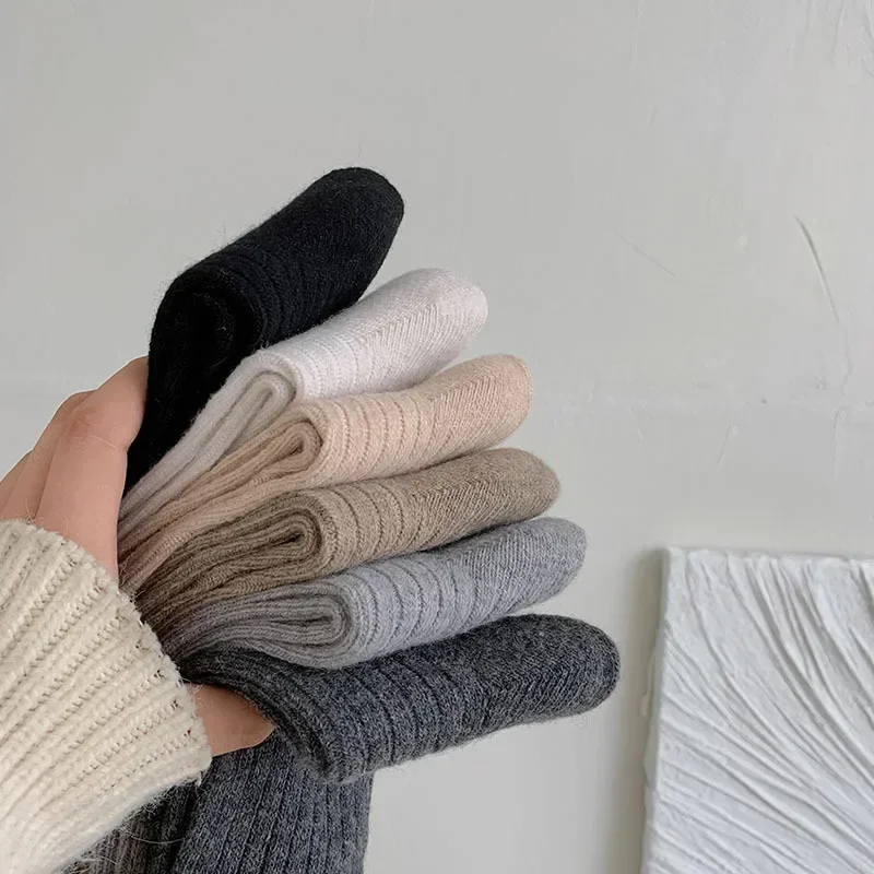الصوف الكشمير جوارب الحرارية الفتيات بلون الجوارب الطويلة جوارب النساء الخريف الشتاء سميكة الدافئة جوارب طويلة النساء جوارب