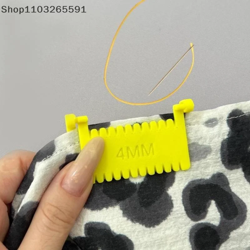 1PCS Quilting Sewing Gauge Tool For Hemming, Edge Stitching, And Seam Guidance