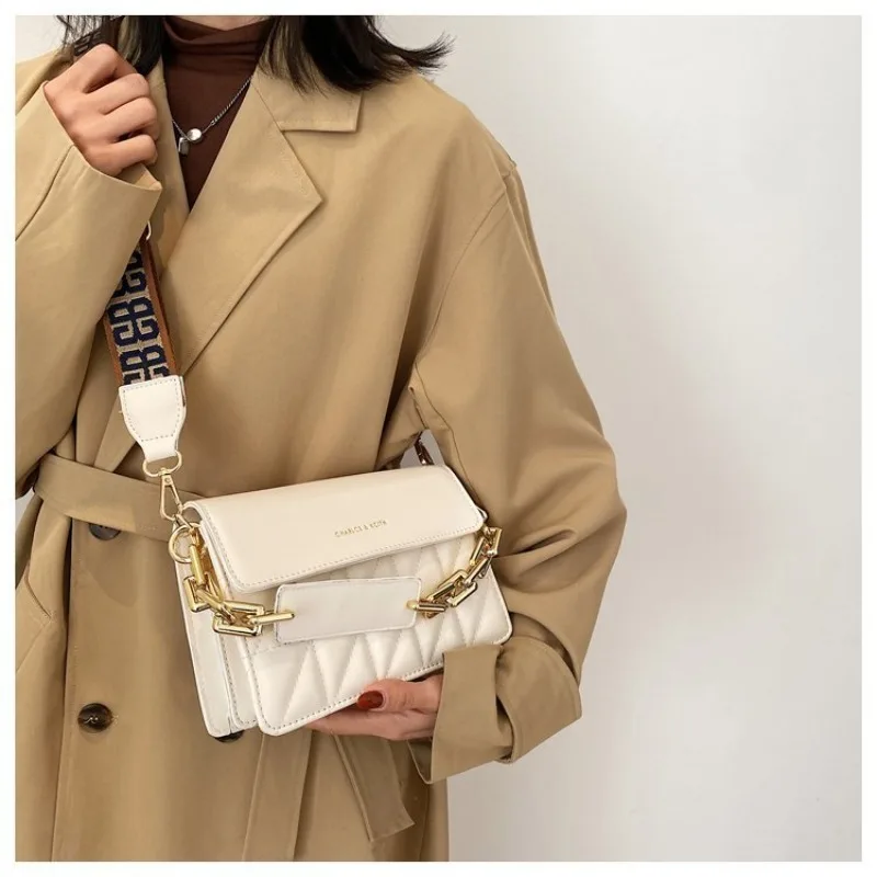 

Trendy Diaper Bag For Women Luxury Leather Shoulder Purse Elegant Solid Color Design Large Capacity Crossbody For Commuter