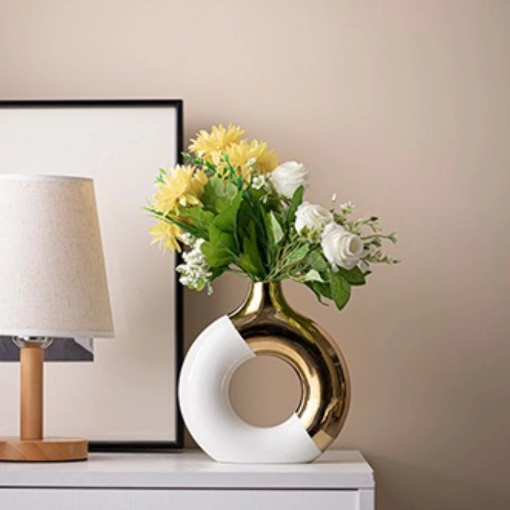 Modern Minimalist Ring Shape Ceramic Vase Hollow Circular Flower Arrangement Vase Nordic Style Home Living Room Table Decor