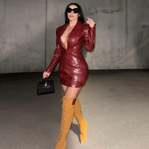 Sexy Frauen Deep V rotes Gitter Leder Mini Kleid Mode Langarm Taille High Fold Fine Kleider Lady New Highstreet Short Robe Robe 8 Hauptverkäufe kurzes rotes Rundkleid - №1