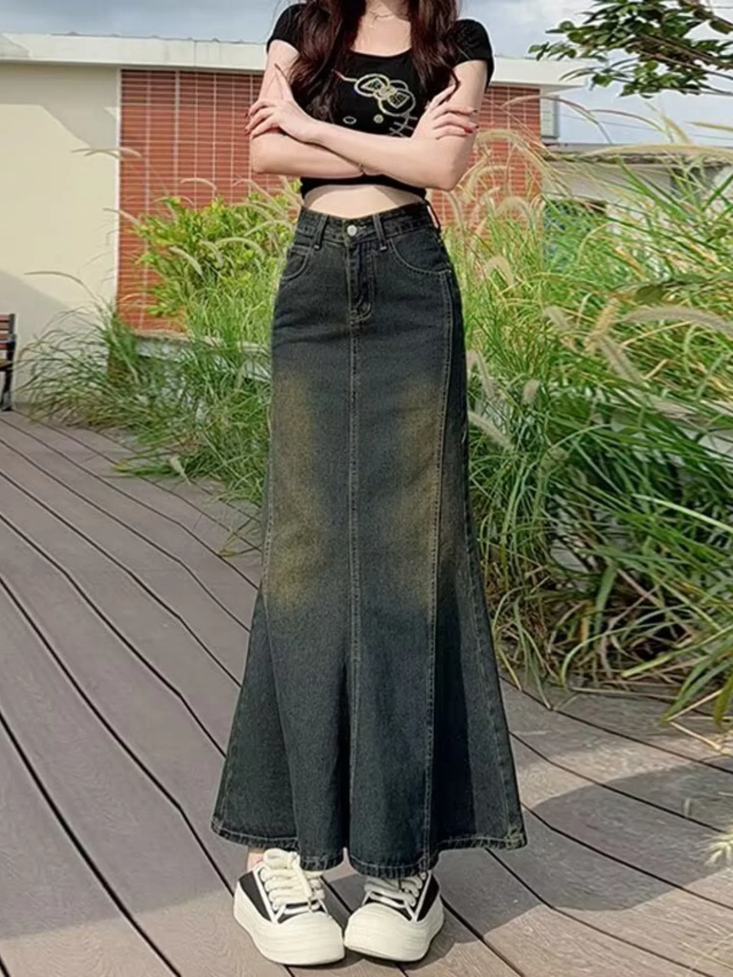 Women's Vintage Washed Denim Mermaid Maxi Skirt High Waist Gradient Fishtail Jean Skirt Black Grey view 2