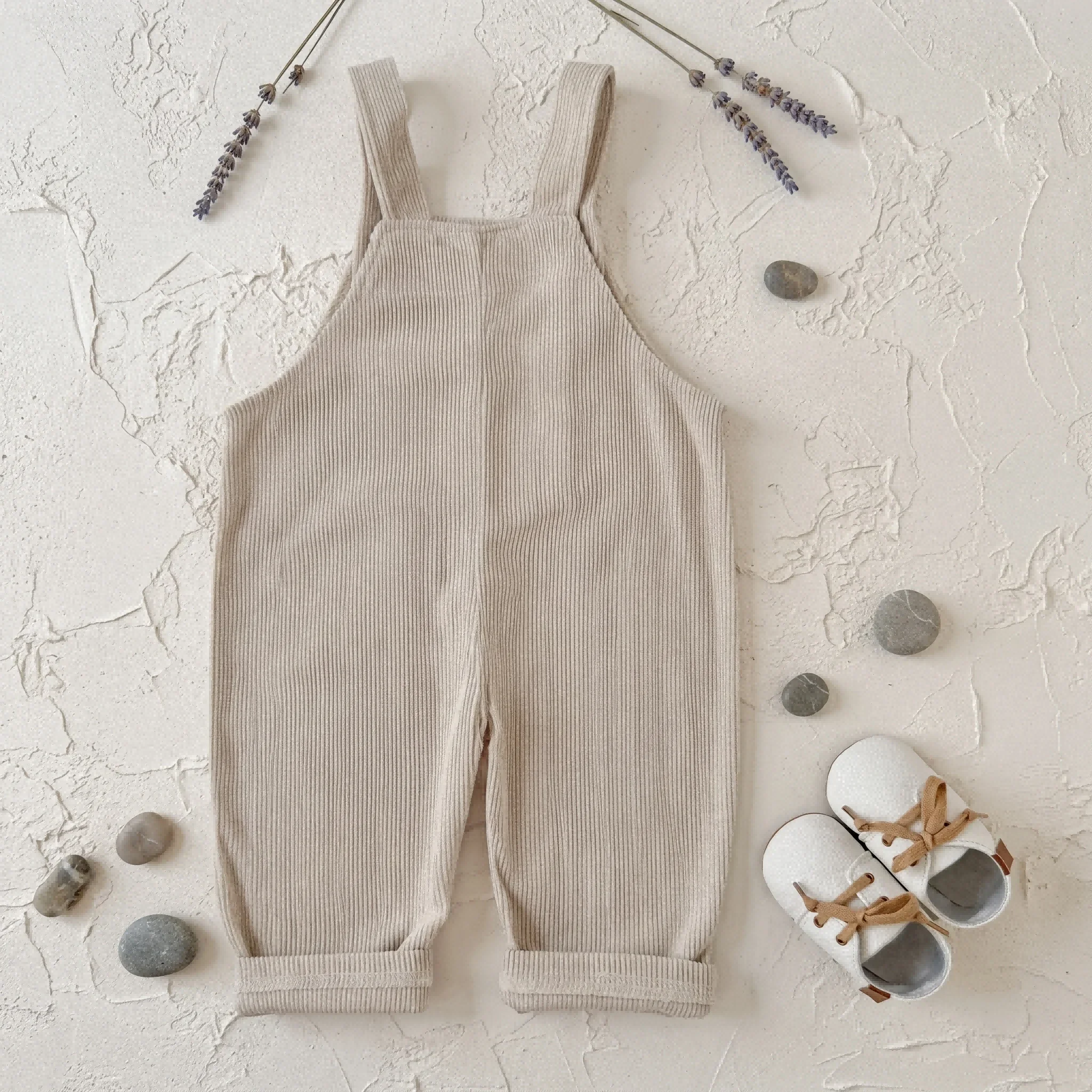 Spring Autumn Baby Boys Girls Corduroy Overalls T-Strap Suspender Pants with Pocket Retro Toddler Overalls Suitable for 0-3Y