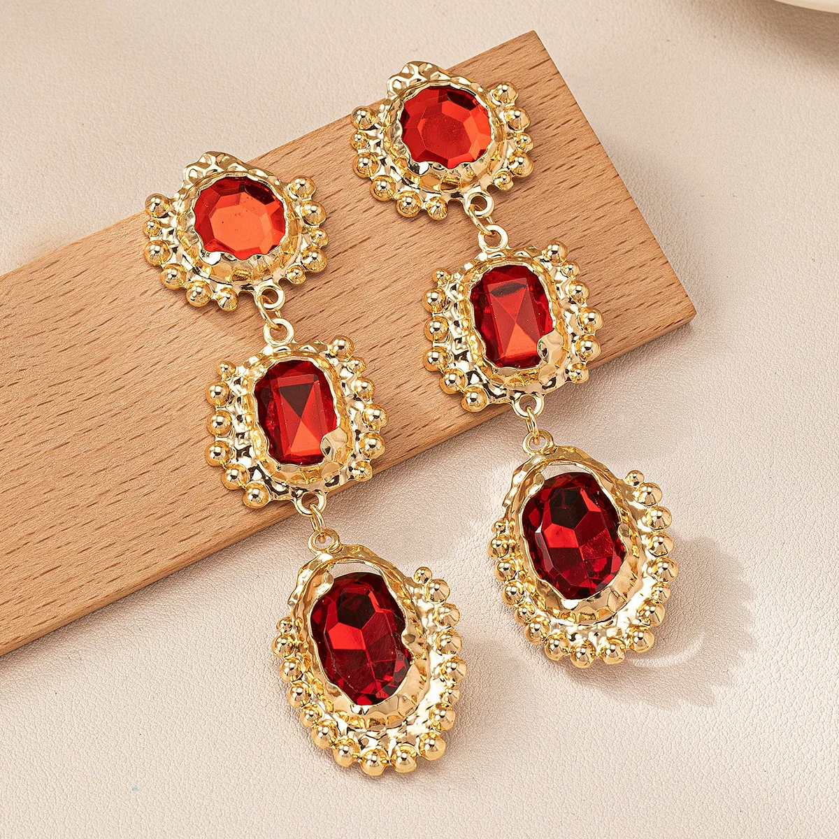 French Vintage Water Drops Earrings for Women Simple Fashion Ear Jewelry Accessories Hot Sale Party Gift 2024 New Style