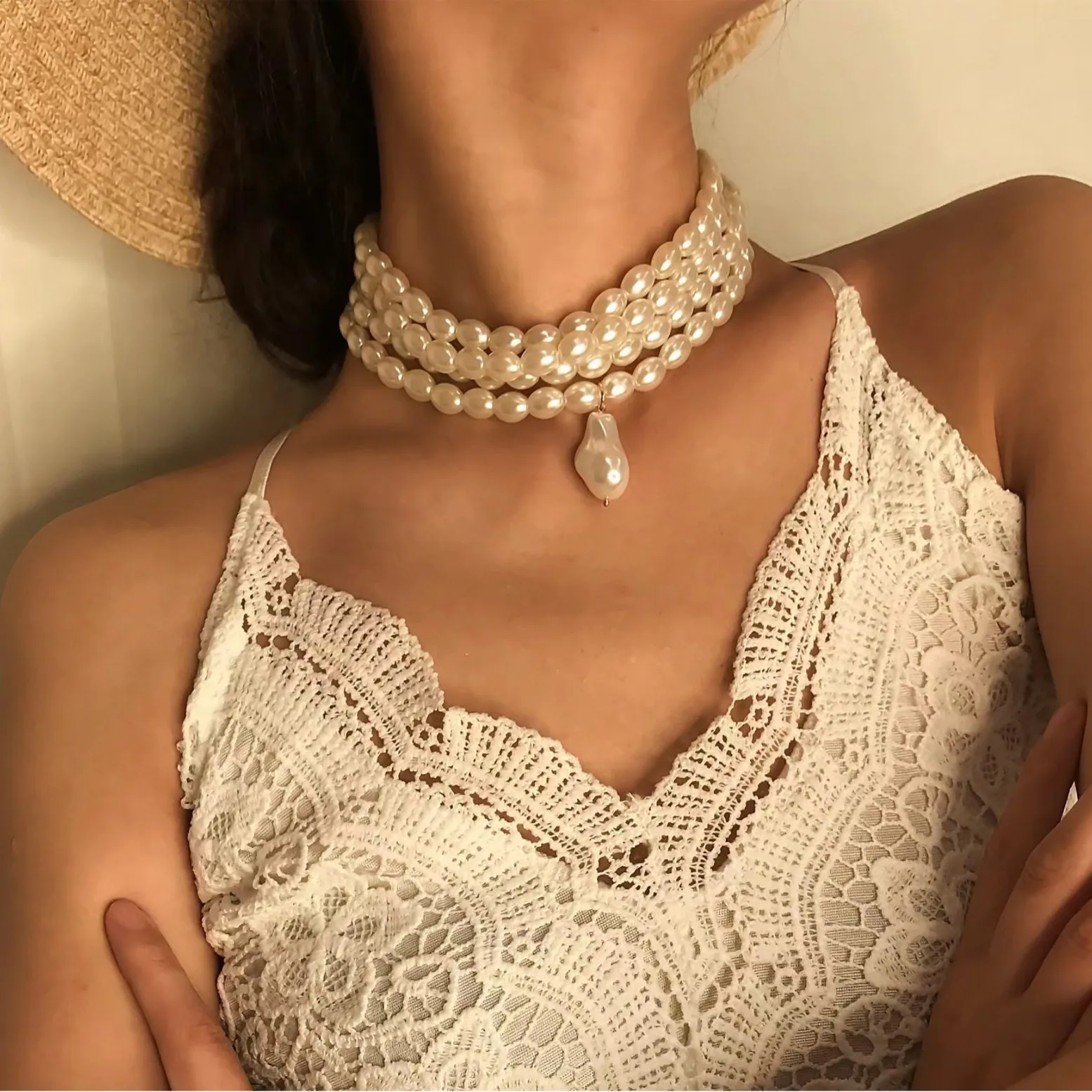 

Ingemark Fashion Multilayer White Imitation Pearl Choker with Metal Slice Fixation Wide Bib Necklace Jewelry for Charm Women