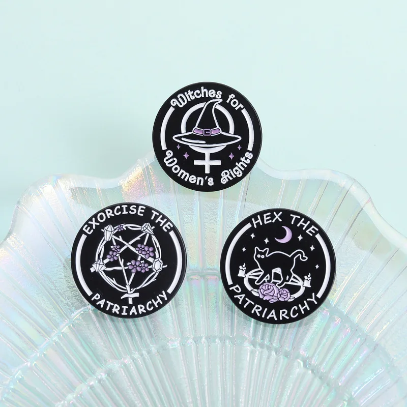 Animal Brooches Fantasy Creature Themed Metal Badges Small Gifts Wholesale Bag Pins for Clothes Backpack Pin Lapel Brooch Cap