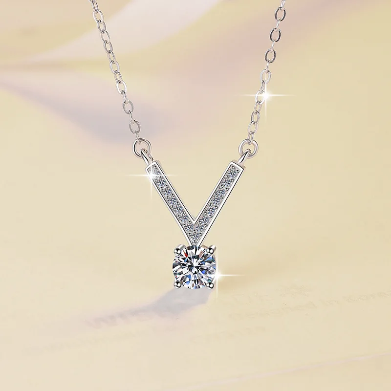 

Цепочка на ключицу в форме буквы V для женщин, 1 карат муассанит, платина PT950 - минималистичный стиль, акцент 1 карат, сюрприз на день рождения