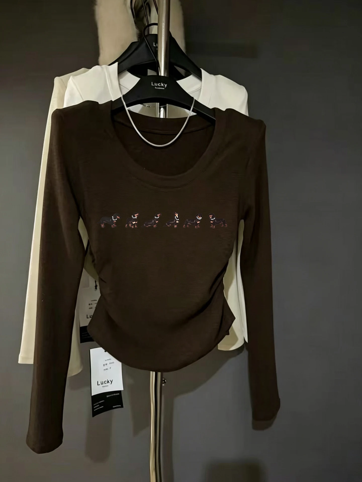 Fall 2026 Women's Slim Fit Long Sleeve T-Shirt Korean Style Commute Fashion Creative Pattern Animal Print Shoulder Size Top