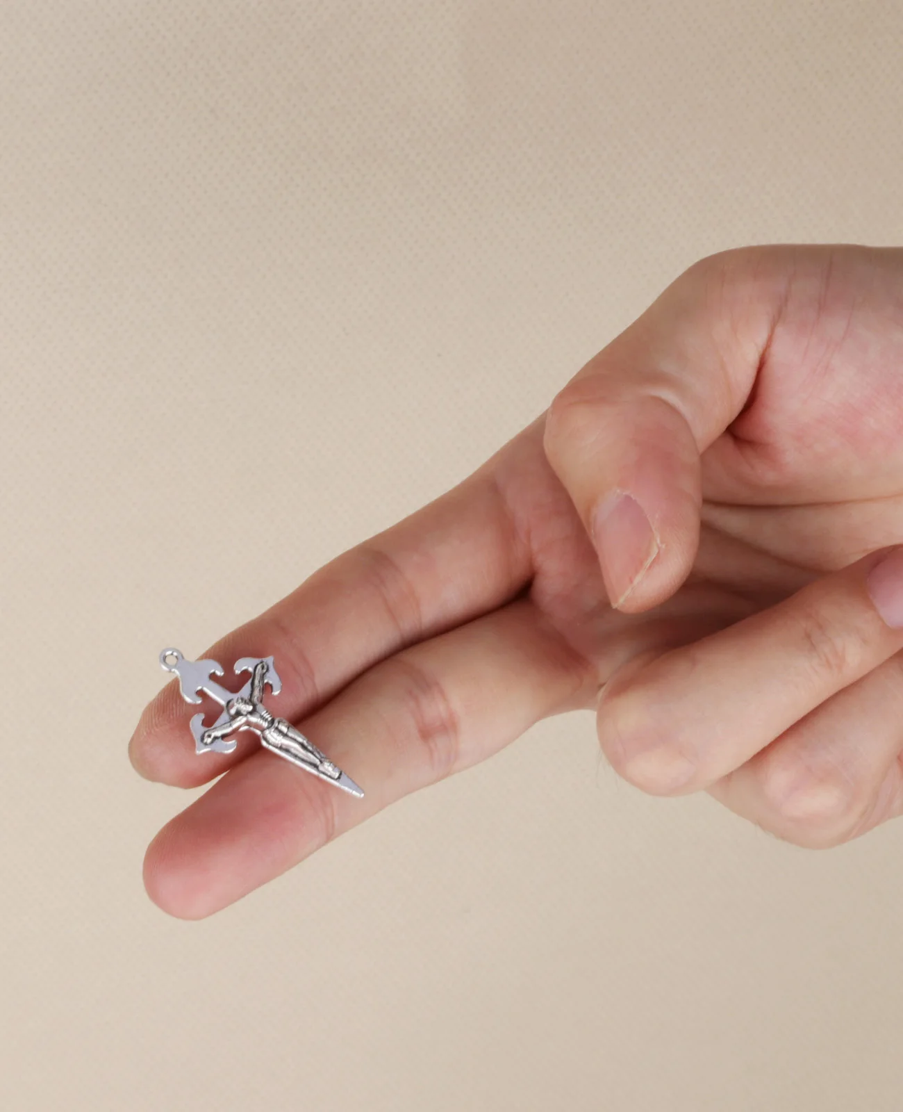 Diyalo 30 Stück katholische Santiago Kreuzritter St. James Jesus Kreuzigung Kreuz Anhänger für DIY religiösen Schmuck Bastelzubehör – Detail 4