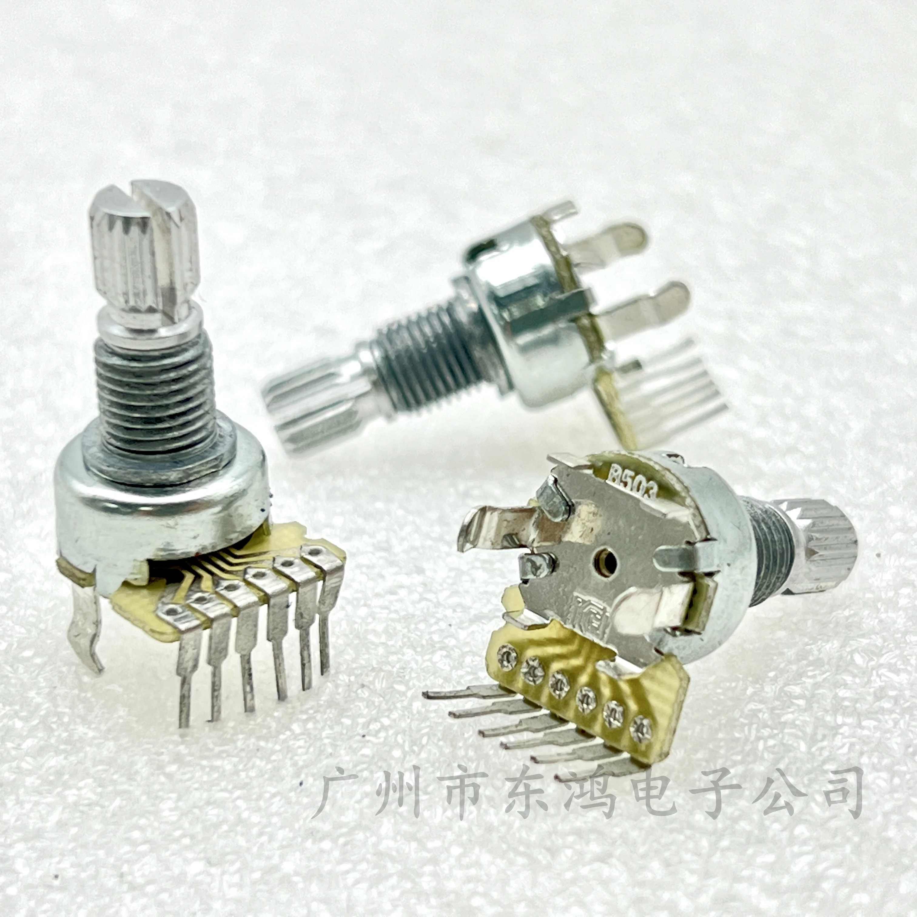 2 pcs 12 type radio rotary potentiometer B50K shaft length 15MM