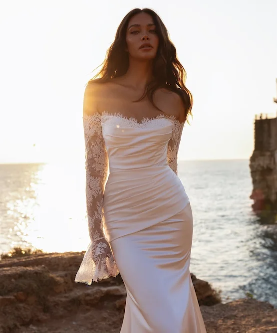 Personalizza su misure Abito da sposa Sweetheart Manica lunga Sirena Abiti da sposa Applicazioni in pizzo Elegante raso с iyoдебное