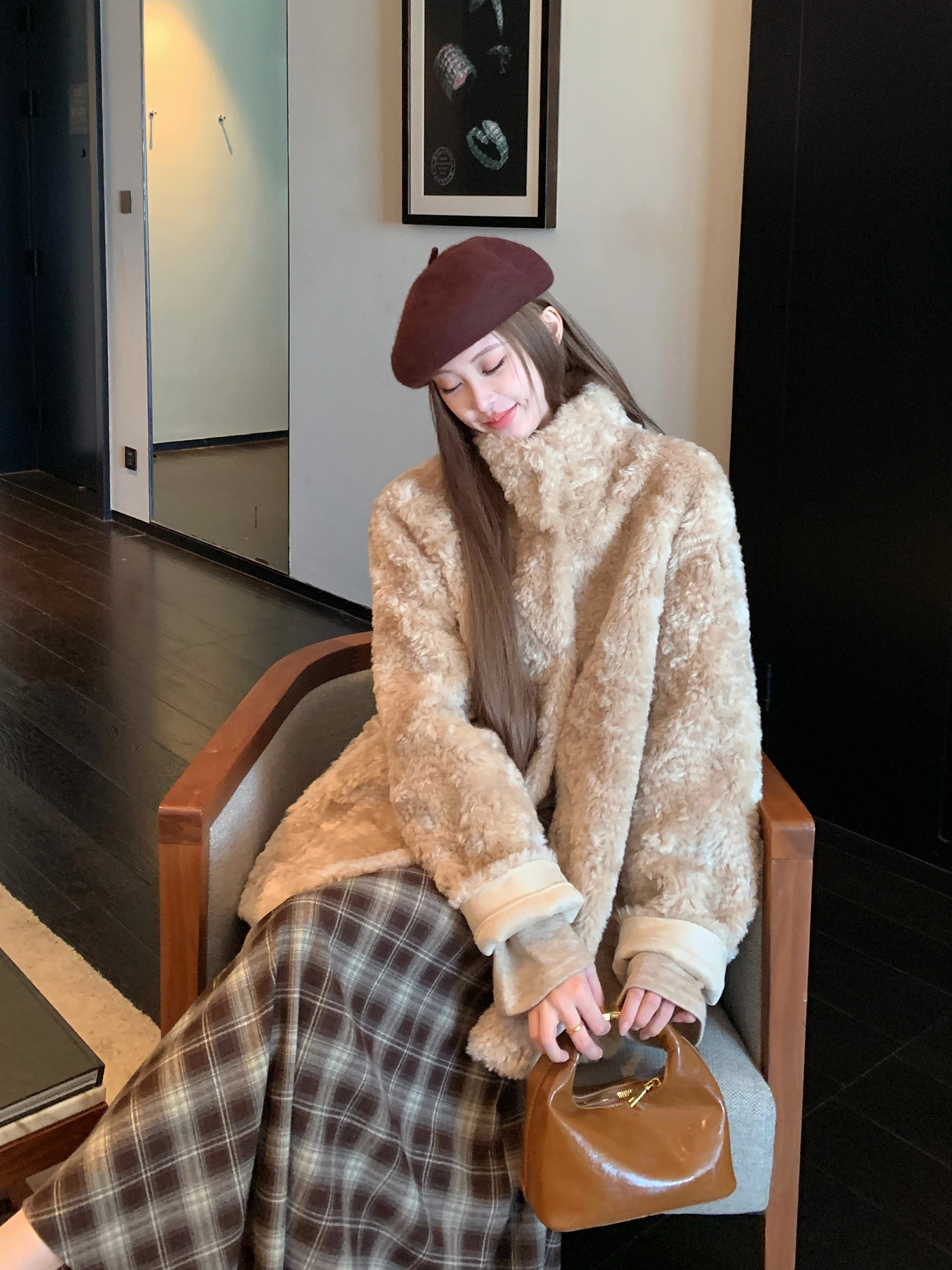 

Retro Stand Collar Fur Coat Women's ort Sle Inteated Leather And Fur Autumn Winter High End Feeling French Vintage Faion