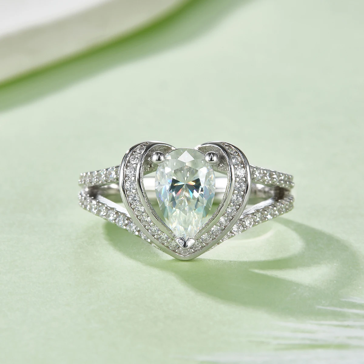 

S925 Silver plated 18K white gold Heart Shape Rings Pear 1.0ct Moissanite Ring