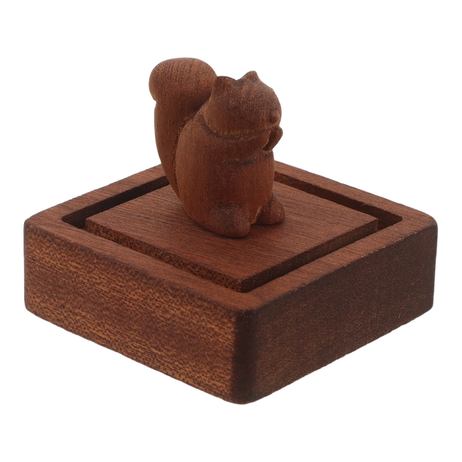 

Wooden Squirrel Carving Essential Oil Diffuser Dense Grain Wood Passive Fragrance Diffuser for Desk Nightstand Room