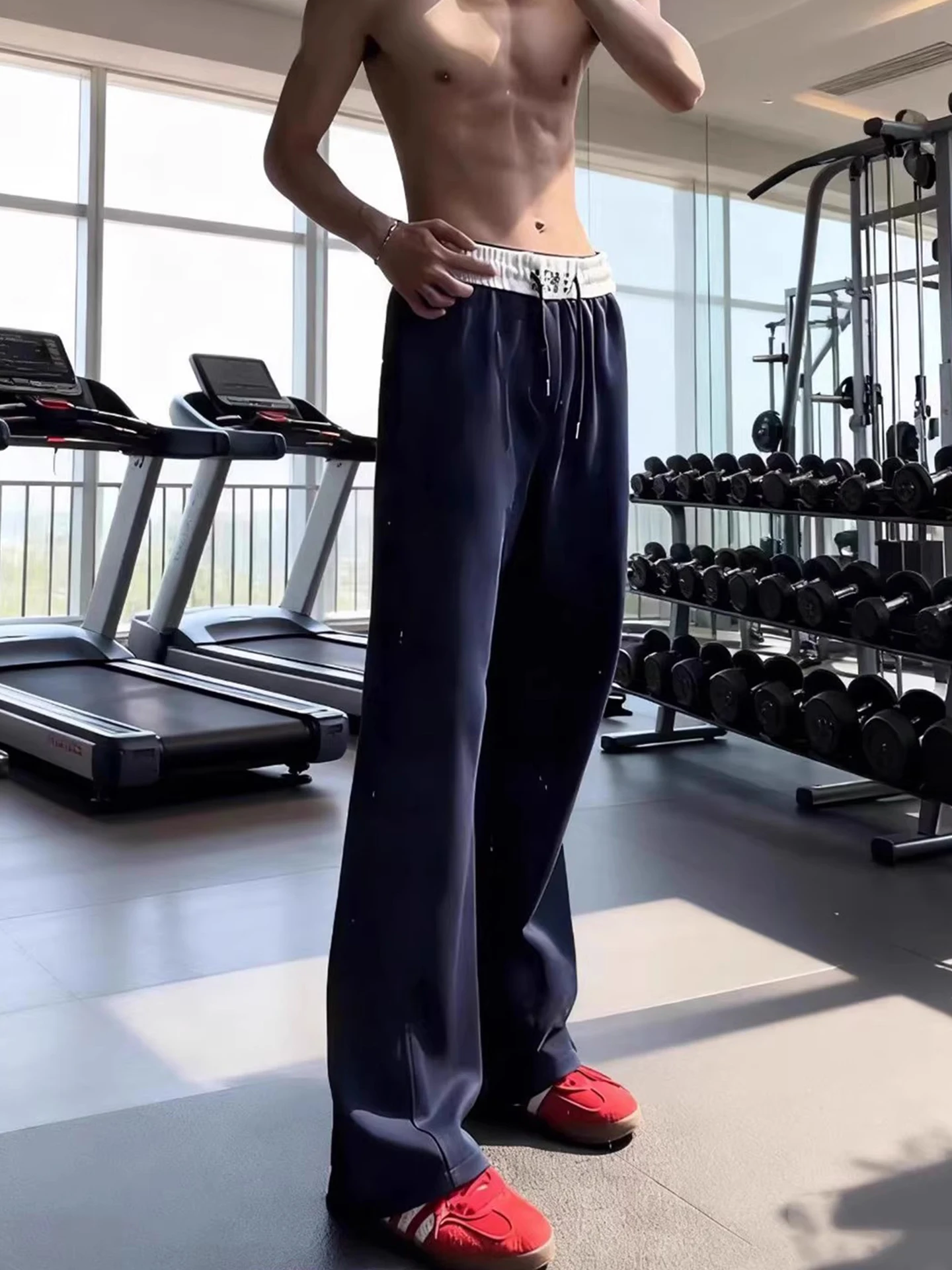 

Спортивные брюки Cleanfit в американском стиле, мужские тренировочные штаны, плотные драпированные спортивные штаны, модные молодежные брюки для фитнеса