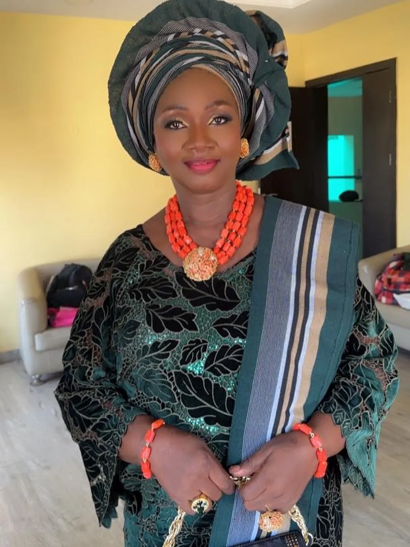 

Fashion African Velvet Lace Fabrics 2025 High Quality Women Party Women Embroidery Nigerian French Lace Materials For Wedding