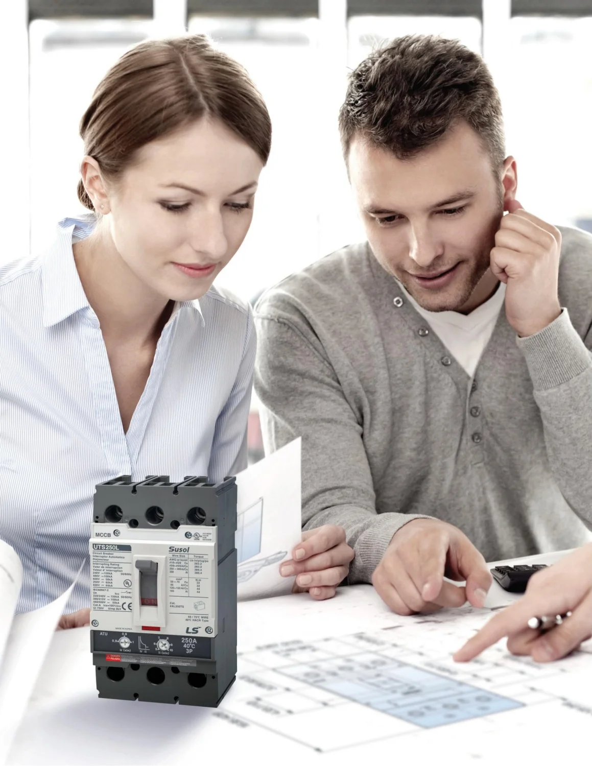 

UTE100E Plastic Case Circuit Breaker Genuine Korean LS Electrical UL Certification UTE100E 2P/3P FTU/FMU LL Type 20A-100A