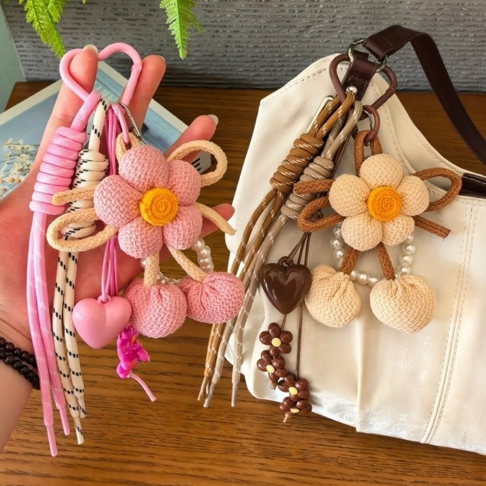 Handmade Knitted Flower Bag Charm Cute Flower Shape Polyester Flower Keychain Pendant Pom Pom Backpack Decoration Girls Gifts