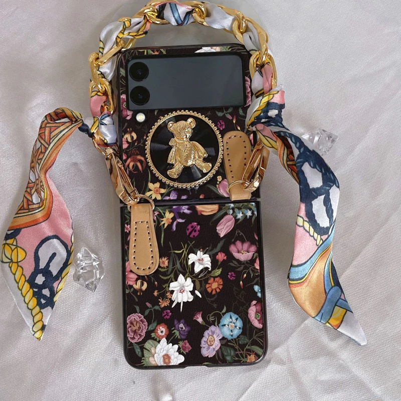 Funda Case for Samsung Galaxy Z Flip4 Z Flip3 Antique Small Flowers Silk Towel Bracelet Shockproof Protetcion Phone Case Cover