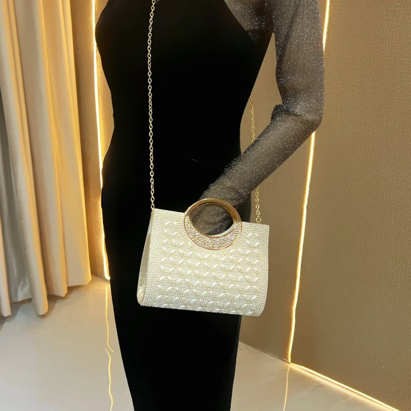 

2025 Luxury Glamorous Fashion Design Full Pearl Inlay Wedding Handbags Lady Metal Chain Crossbody Bag High end Party Evening Bag
