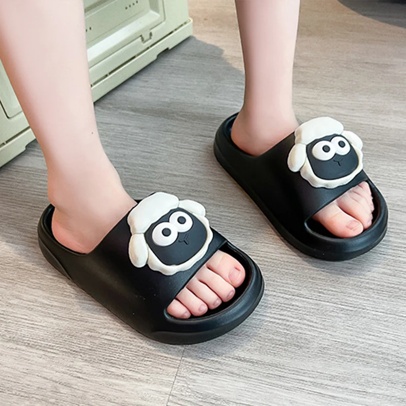Niedliche 3D-Schaf-Kinder-EVA-Hausschuhe, rutschfeste, weiche, dicke Sohle, Kinder-Duschschuhe, offene Zehen, Strand-Sandalen – Detail 6