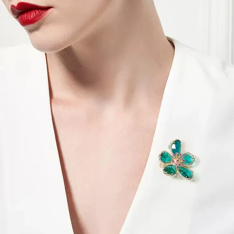 Fashion Big Green Crystal Flower Brooches for Women Famale Party Jewelry Gifts Retro Style Brooches Pin