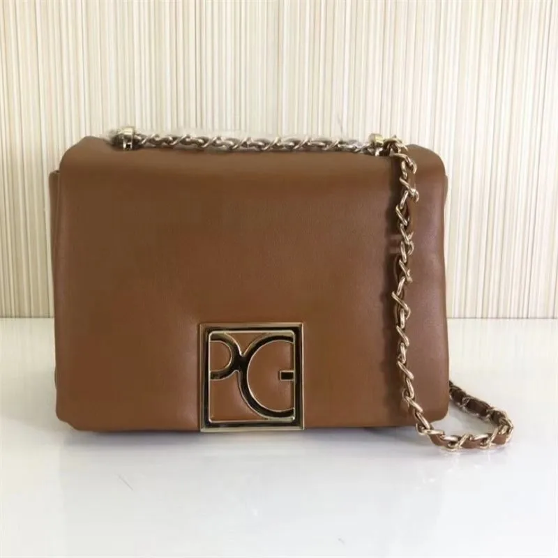 Classic Letter Decoration Solid Colour Design Light Luxury Brand Ladies Shoulder Bag Fashion Design Ladies Crossbody Bag Casual