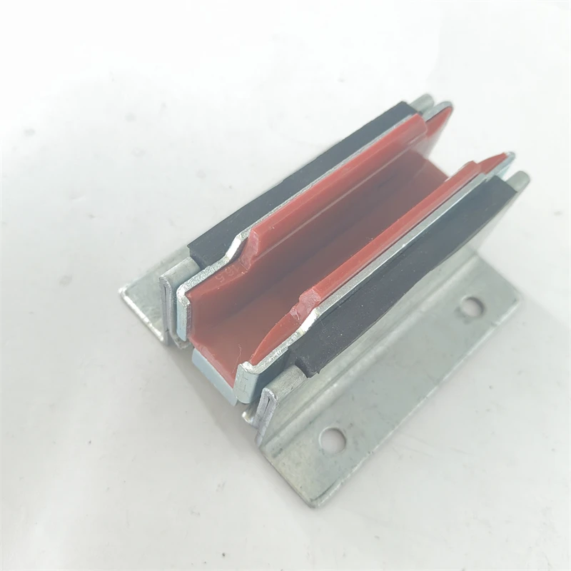 Chaussure de guidage d'ascenseur KM 51000110 V010 pour rail 16 mm